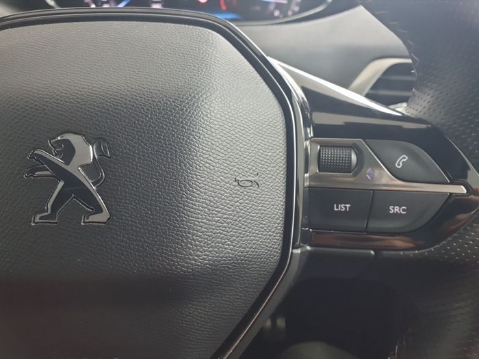 Peugeot 5008 2021