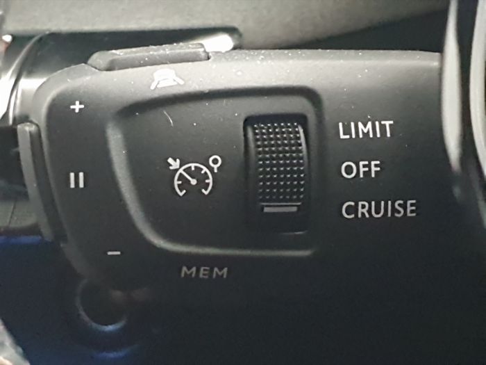 Peugeot 5008 2021