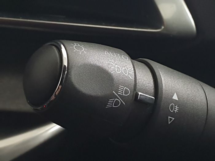 Peugeot 5008 2021