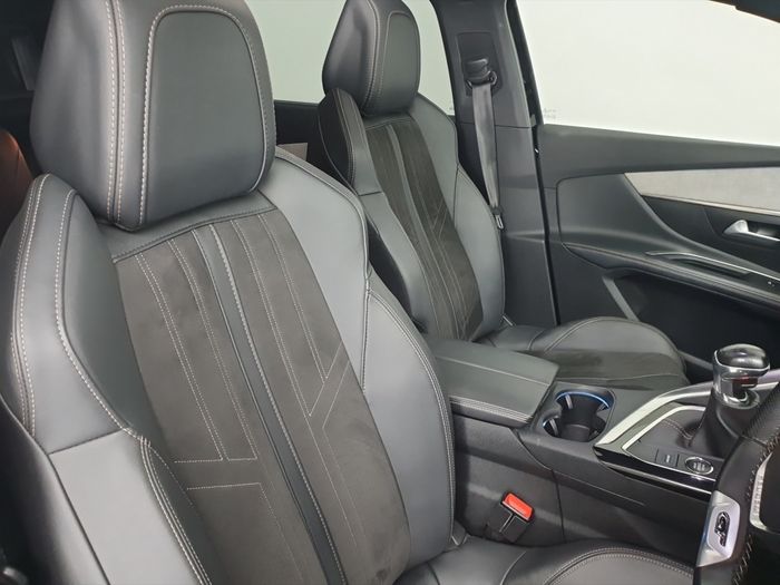 Peugeot 5008 2021