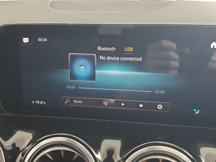 Mercedes-Benz EQA 2022