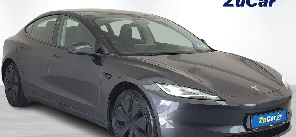 Tesla Model 3 2024