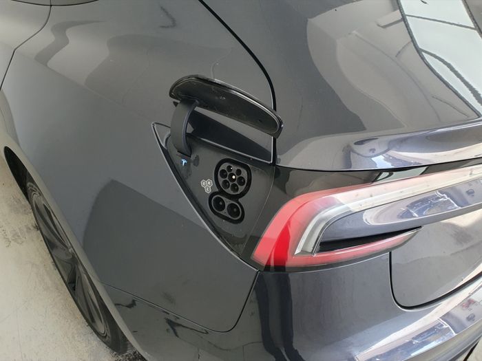 Tesla Model 3 2024