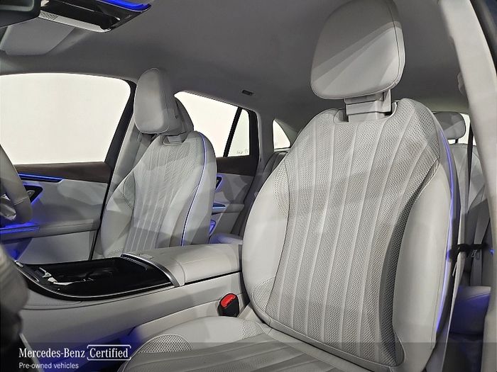 Mercedes-Benz EQE SUV 2025