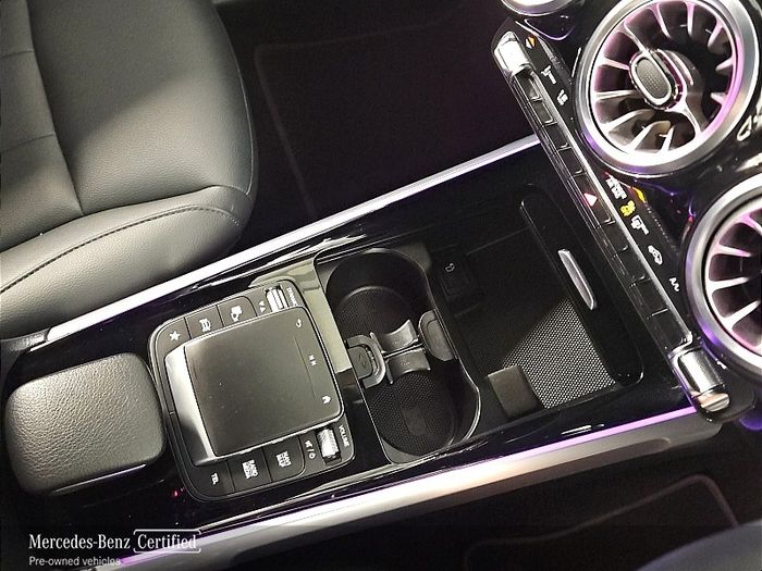 Mercedes-Benz EQB 2023