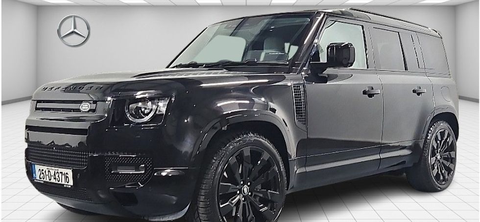 Land Rover Defender 2025