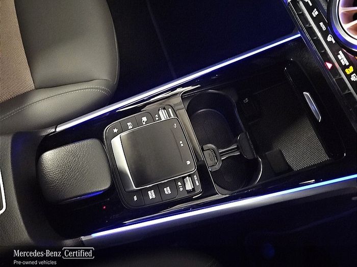 Mercedes-Benz EQB 2023