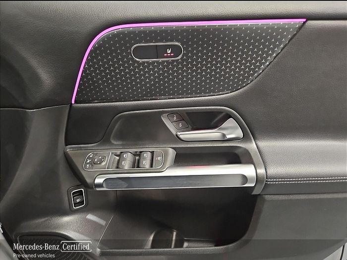Mercedes-Benz GLB 2023
