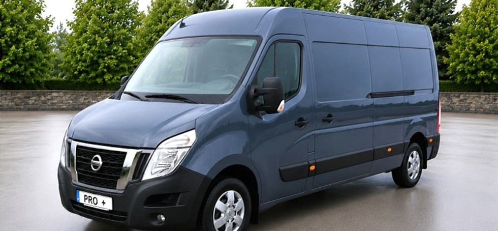 Nissan NV400 2021