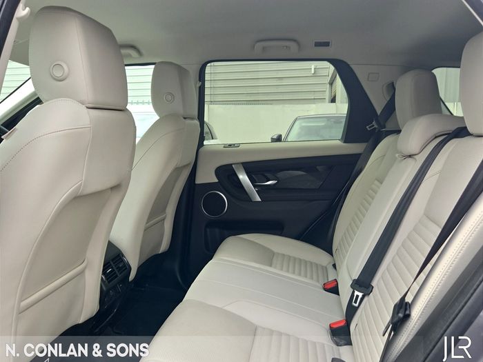 Land Rover Discovery Sport 2025