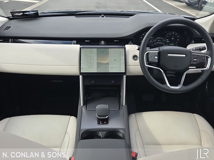 Land Rover Discovery Sport 2025