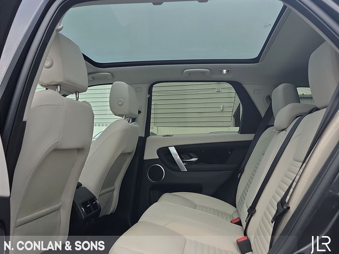 Land Rover Discovery Sport 2025