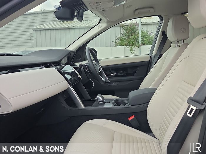 Land Rover Discovery Sport 2025