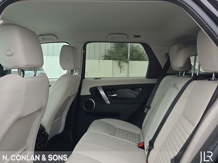 Land Rover Discovery Sport 2025