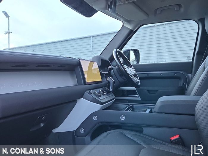 Land Rover Defender 2022