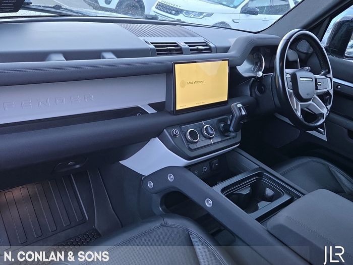 Land Rover Defender 2022