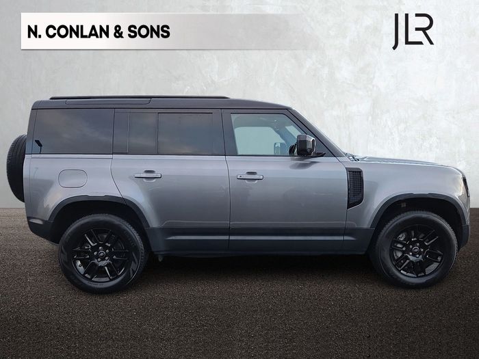 Land Rover Defender 2022