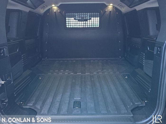 Land Rover Defender 2022