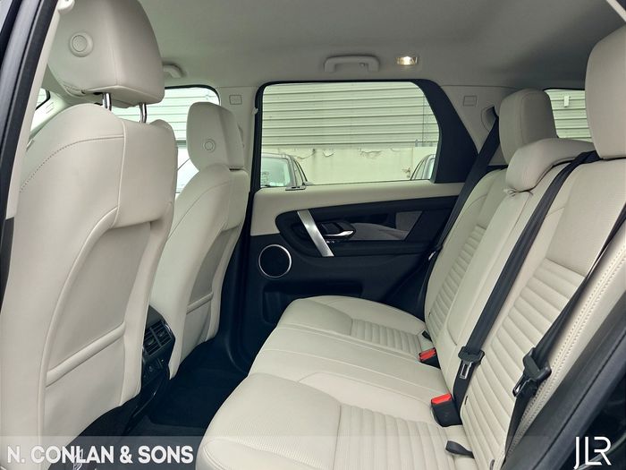 Land Rover Discovery Sport 2025