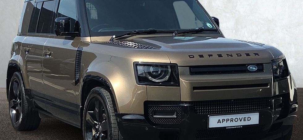 Land Rover Defender 2025