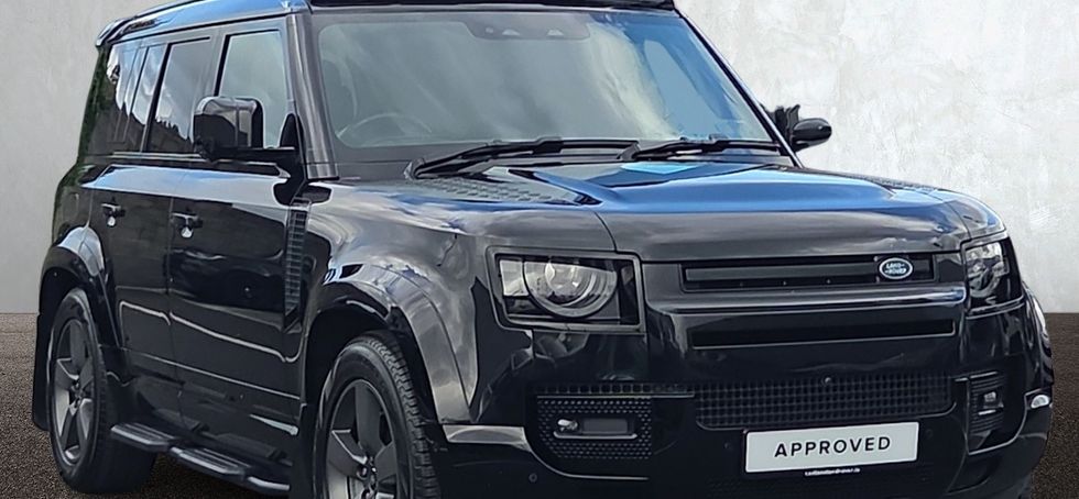 Land Rover Defender 2025