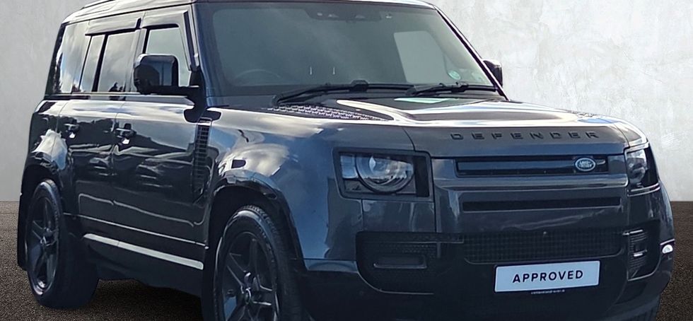 Land Rover Defender 2024