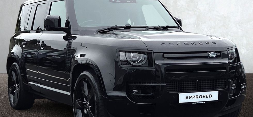 Land Rover Defender 2025