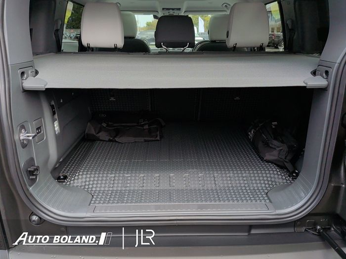 Land Rover Defender 2026
