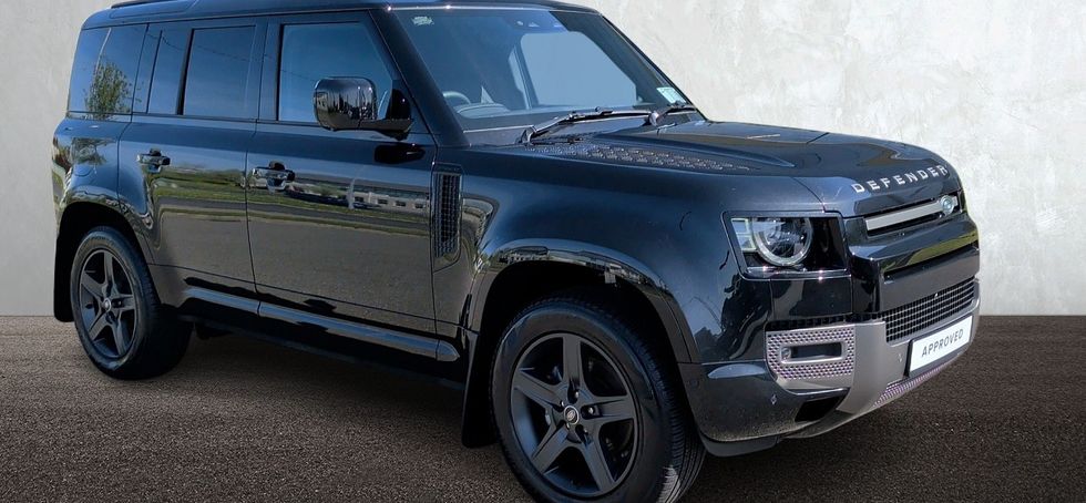 Land Rover Defender 2025