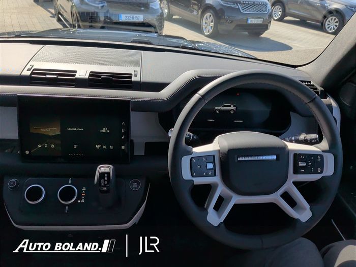 Land Rover Defender 2025
