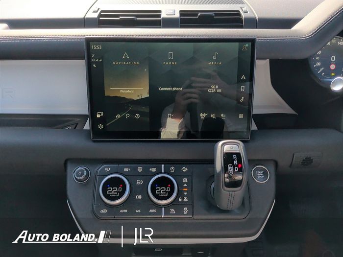 Land Rover Defender 2025
