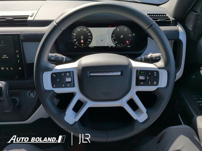 Land Rover Defender 2025