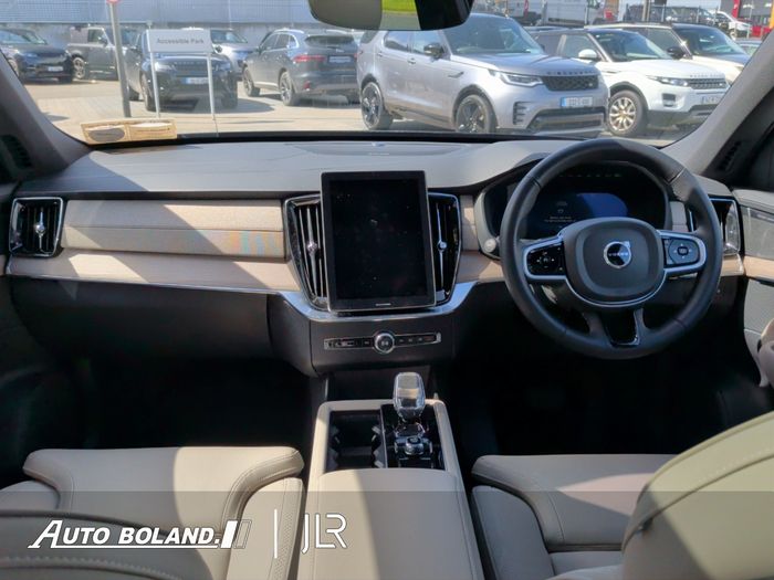 Volvo XC90 2025