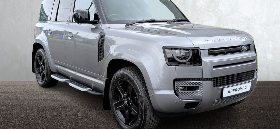 Land Rover Defender 2021