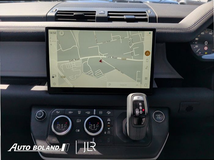 Land Rover Defender 2025