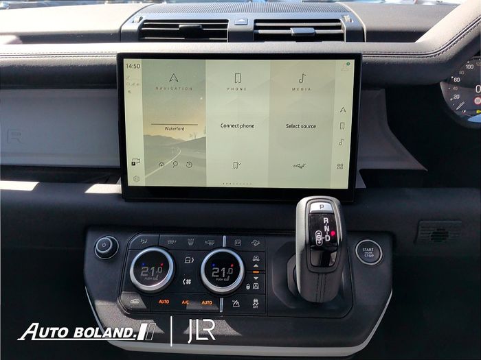 Land Rover Defender 2025