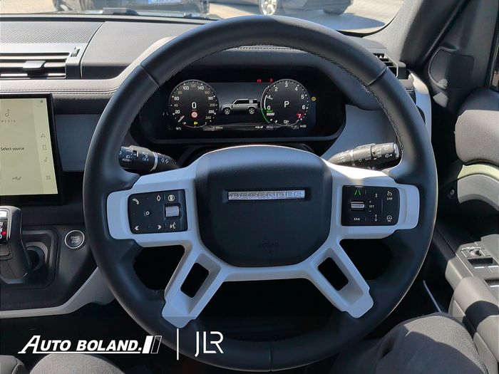 Land Rover Defender 2025