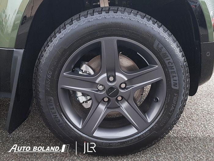Land Rover Defender 2026