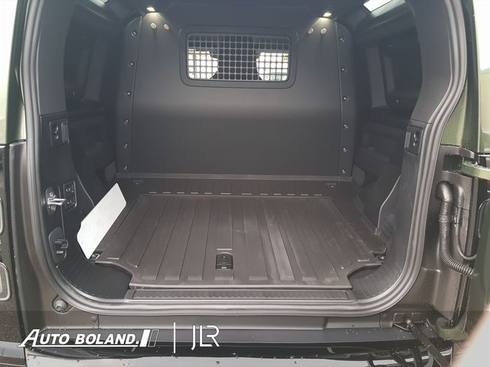 Land Rover Defender 2026