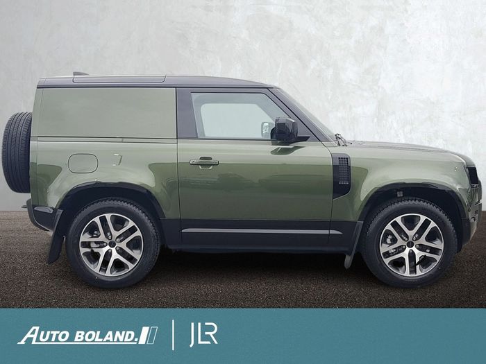 Land Rover Defender 2026