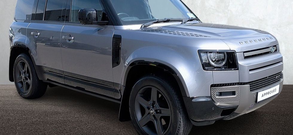 Land Rover Defender 2023