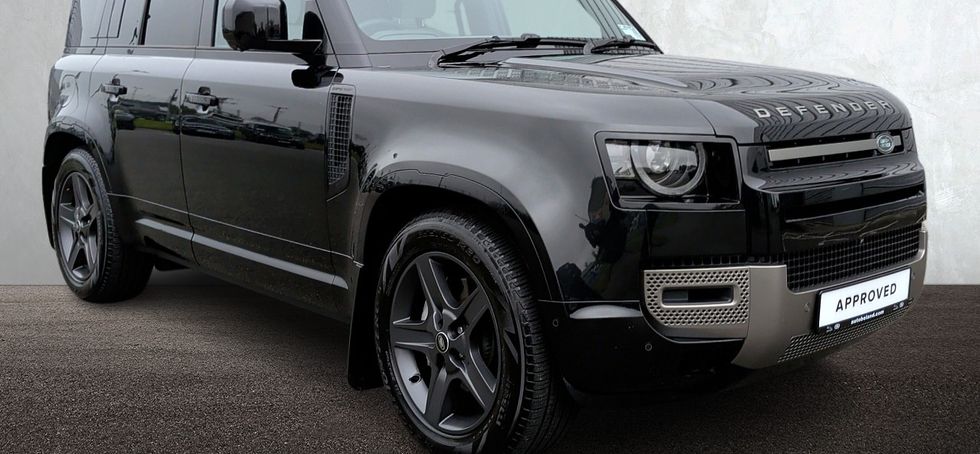 Land Rover Defender 2025