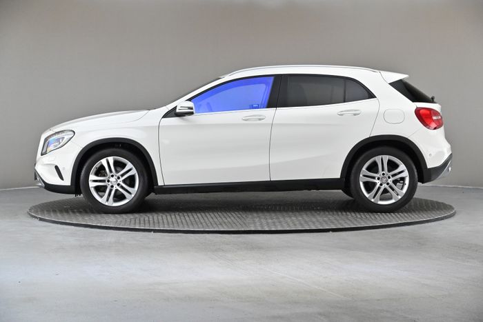 Mercedes-Benz GLA Class 2016