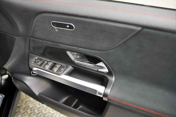 Mercedes-Benz EQB 2022