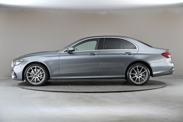 Mercedes-Benz E-Class 2022
