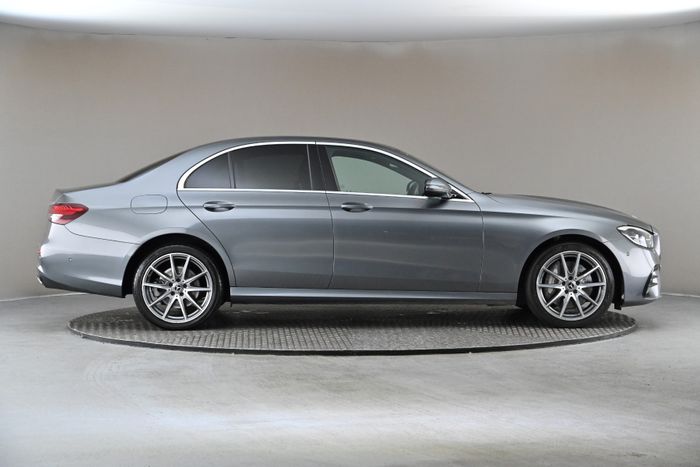 Mercedes-Benz E-Class 2022