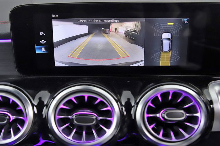 Mercedes-Benz EQB 2023