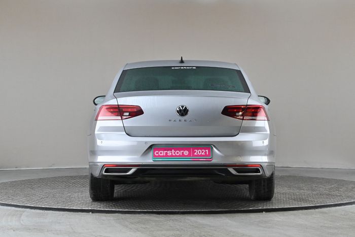 Volkswagen Passat 2021