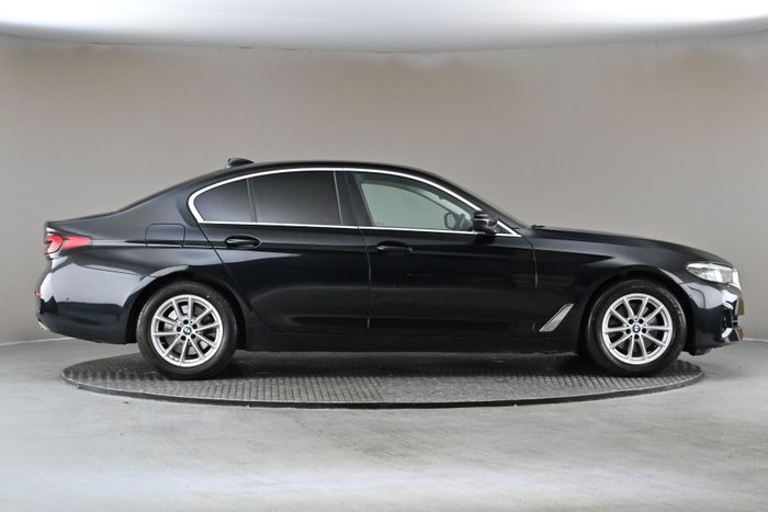 BMW 5 Series 2021