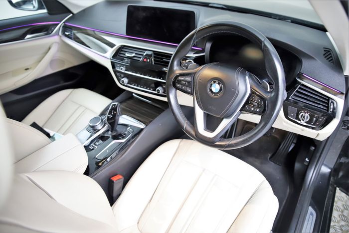 BMW 5 Series 2021